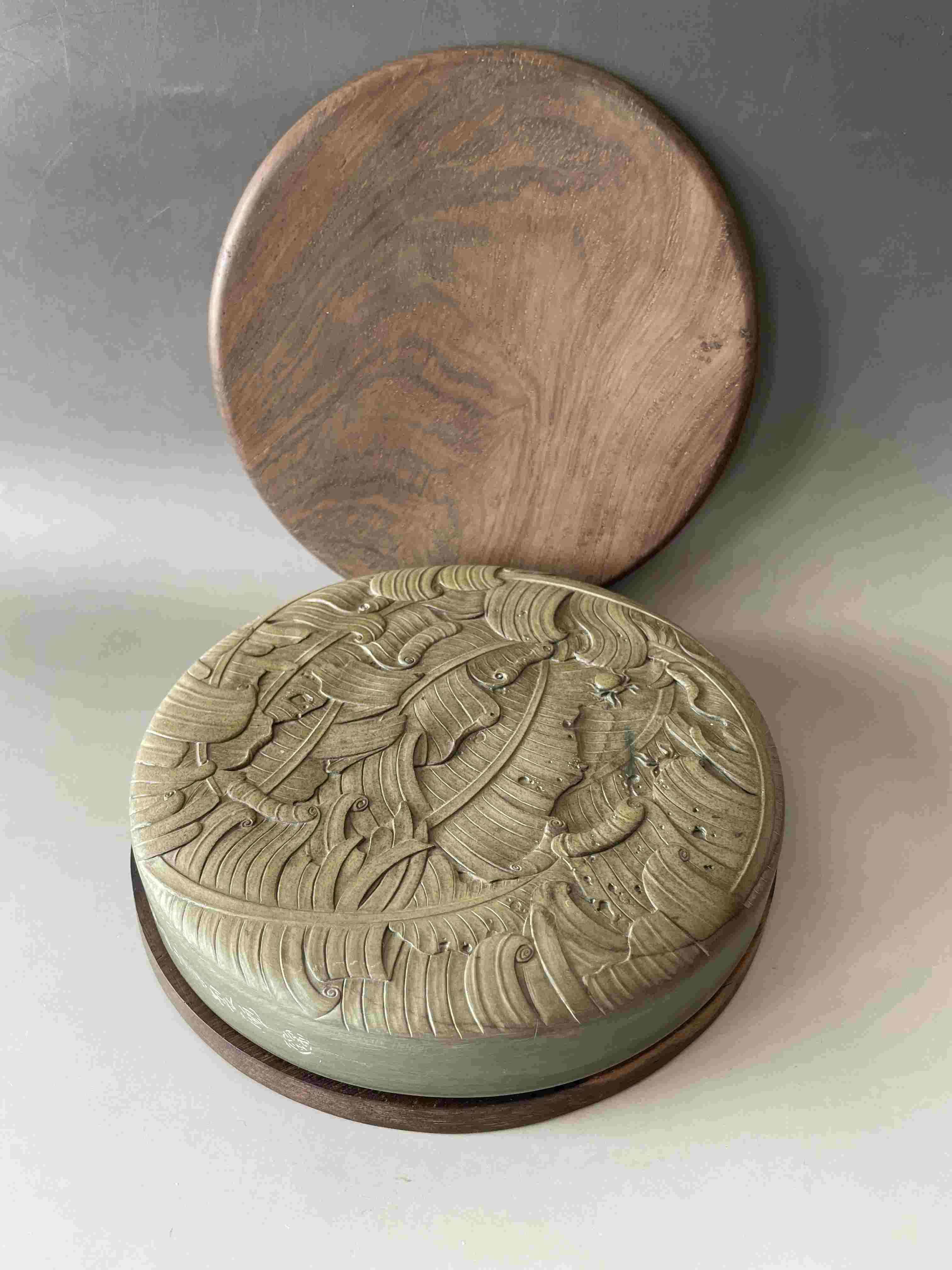 歙县龙尾山鳝肚黄砚台（天地盖）