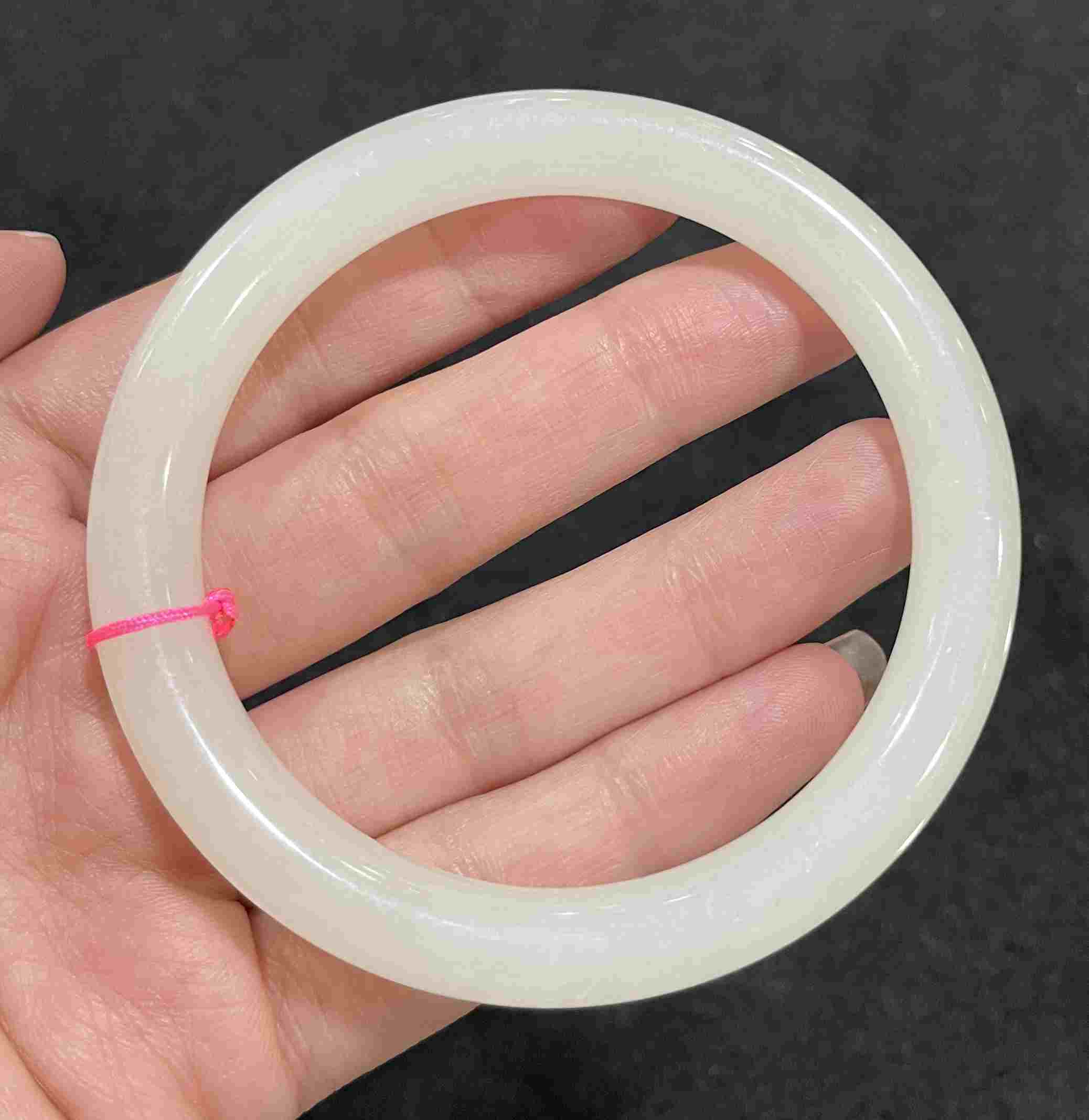 和田一级白玉手镯  55-56圈口