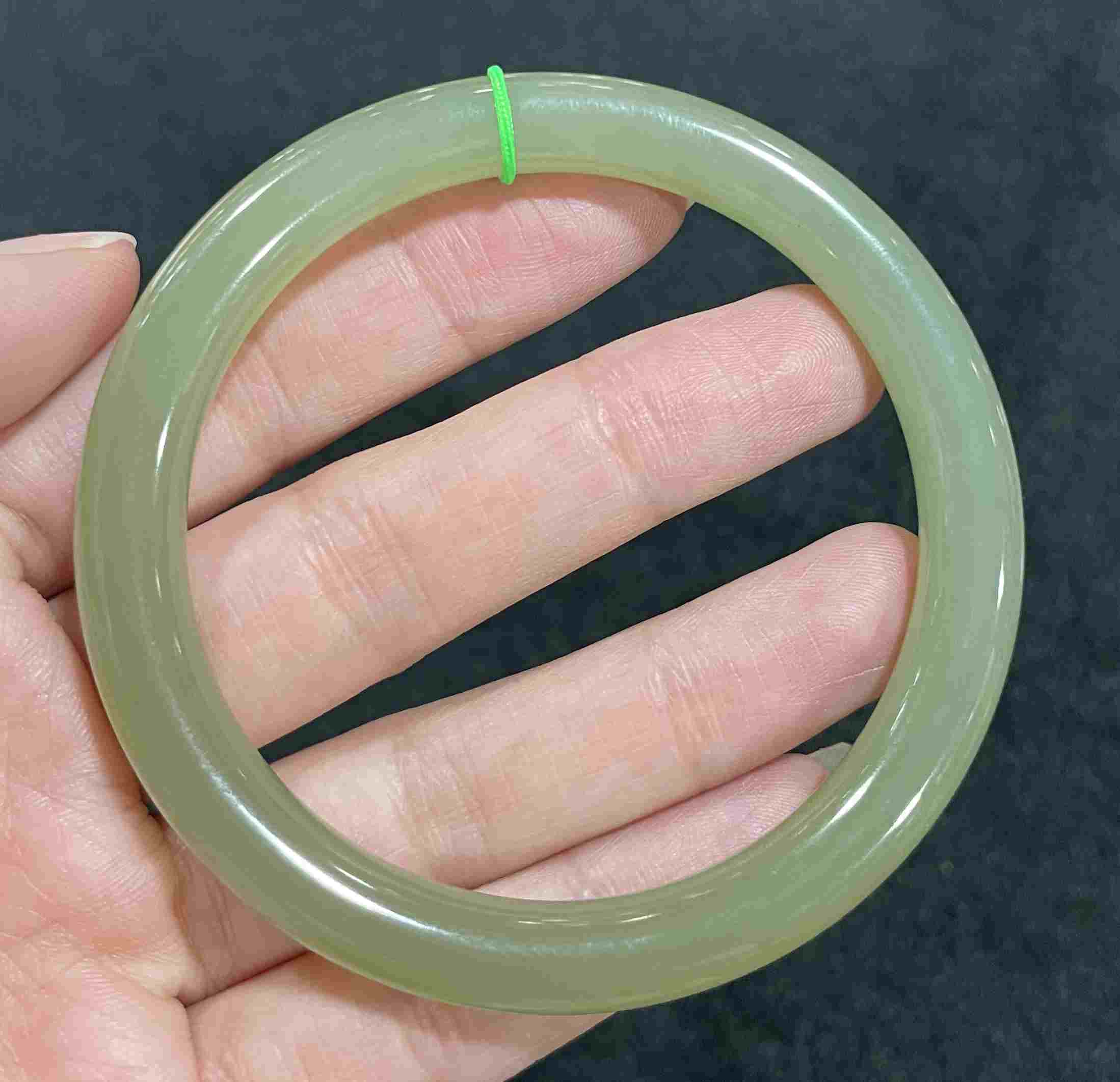 和田玉晴水手镯    55-56圈口 